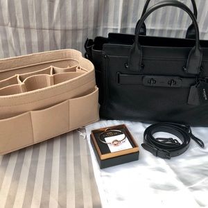 Coach Swagger Carryall black +++